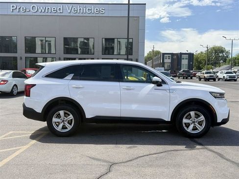 Used 2022 Kia Sorento LX AWD/4WD image 8