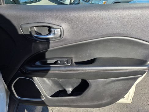 Used 2018 Jeep Compass Sport image 14