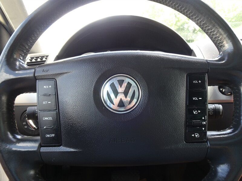 Used 2004 Volkswagen Touareg V6 AWD/4WD image 16