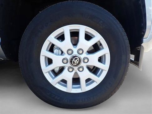 Certified 2025 Toyota Tacoma SR5 AWD/4WD image 7