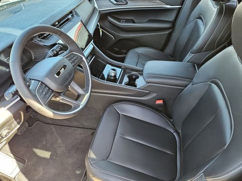 New 2026 Jeep Grand Cherokee L Limited RWD image 13