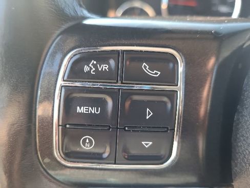 Used 2017 Jeep Wrangler Unlimited Sahara AWD/4WD image 13
