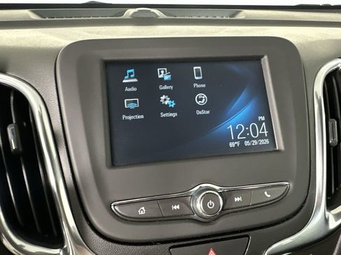 Used 2018 Chevrolet Equinox LT FWD image 16