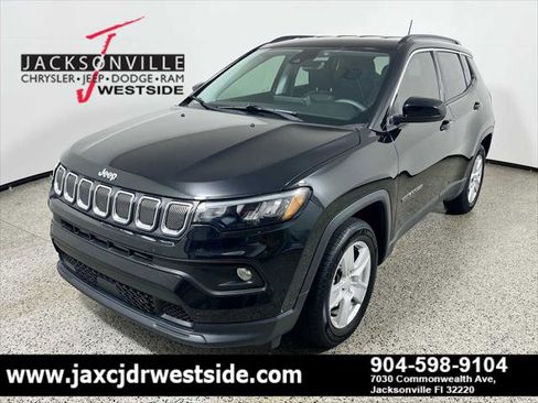 Certified 2022 Jeep Compass Latitude FWD image 1