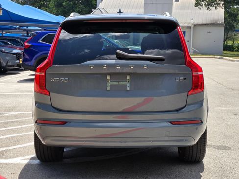 Used 2023 Volvo XC90 B5 Core AWD/4WD image 4