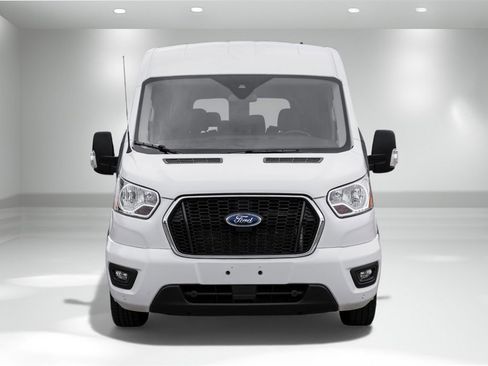 Used 2021 Ford Transit 350 XLT image 4