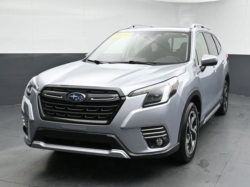 Used 2022 Subaru Forester Touring image 4