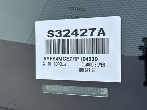 Used 2024 Toyota Corolla SE image 35