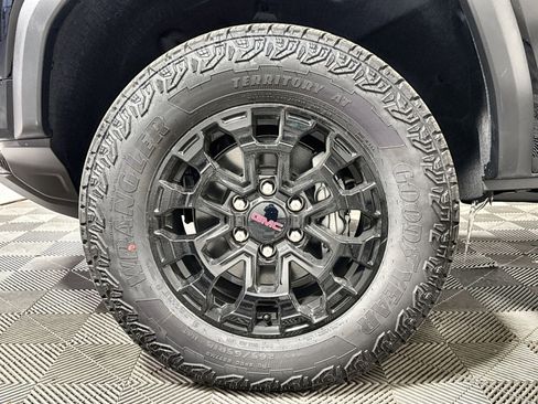 New 2026 GMC Canyon Elevation w/ Convenience Package image 12