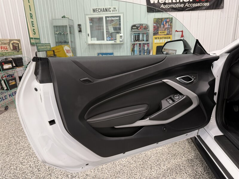 Used 2022 Chevrolet Camaro SS RWD image 26