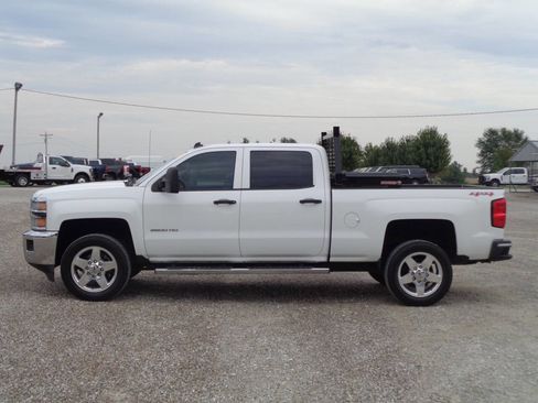 Used 2015 Chevrolet Silverado 2500 LT w/ LT Convenience Package image 3