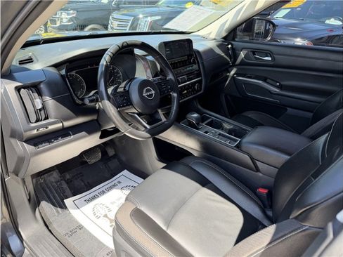 Used 2022 Nissan Pathfinder SL FWD image 16