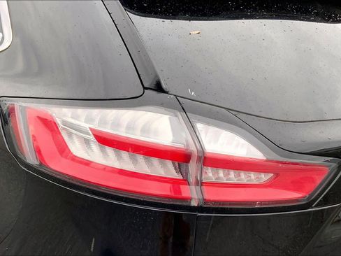 Used 2023 Ford Edge Titanium image 40