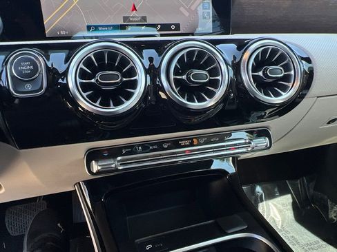 Used 2022 Mercedes-Benz A 220 4MATIC image 10