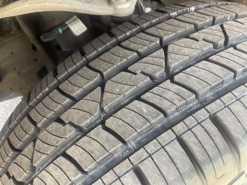 Used 2025 Chevrolet Silverado 1500 LT image 39