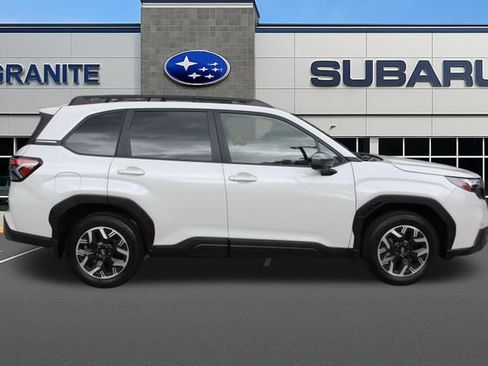 Certified 2025 Subaru Forester Premium AWD/4WD image 11
