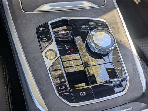 New 2026 BMW X7 M60i image 12