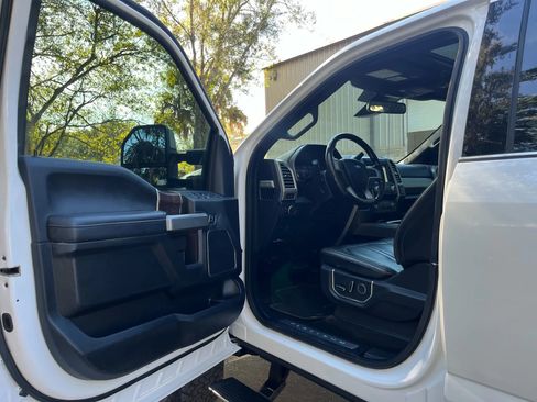 Used 2017 Ford F350 Platinum w/ Platinum Ultimate Package image 23