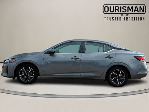 Used 2024 Nissan Sentra SV image 3
