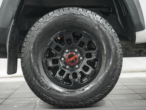 Used 2018 Toyota Tacoma TRD Off-Road image 17
