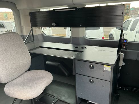 Used 2019 Ford Transit 150 XLT image 24