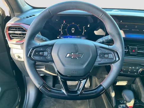 Used 2025 Chevrolet TrailBlazer RS w/ Driver Confidence Package image 11