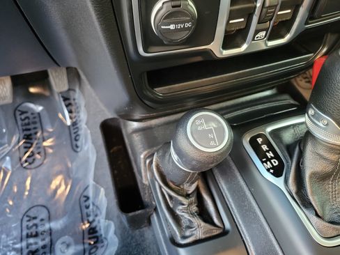 Used 2021 Jeep Gladiator Sport AWD/4WD image 21