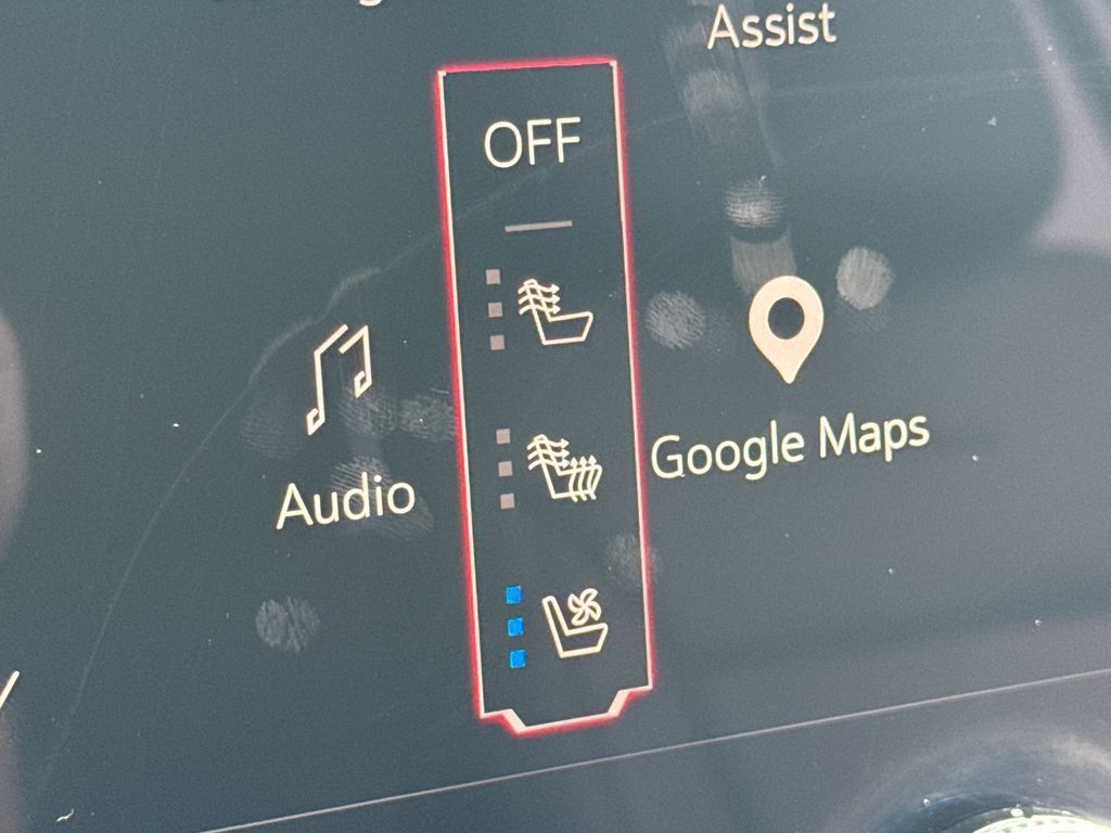 Used 2025 GMC Yukon XL Denali w/ Sun & Power Step Package AWD/4WD image 16