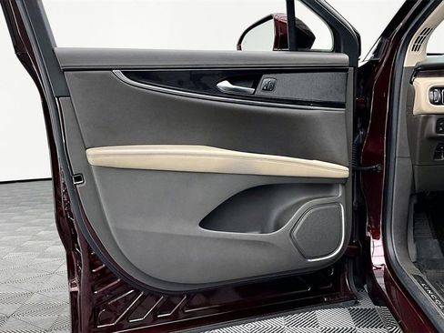 Used 2022 Lincoln Nautilus Reserve image 23