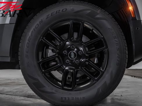 Used 2024 Land Rover Defender 110 S image 19