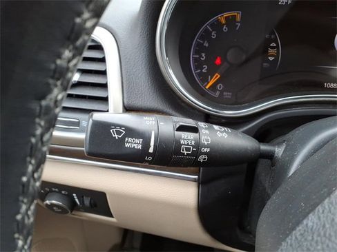 Used 2015 Jeep Grand Cherokee Limited image 29