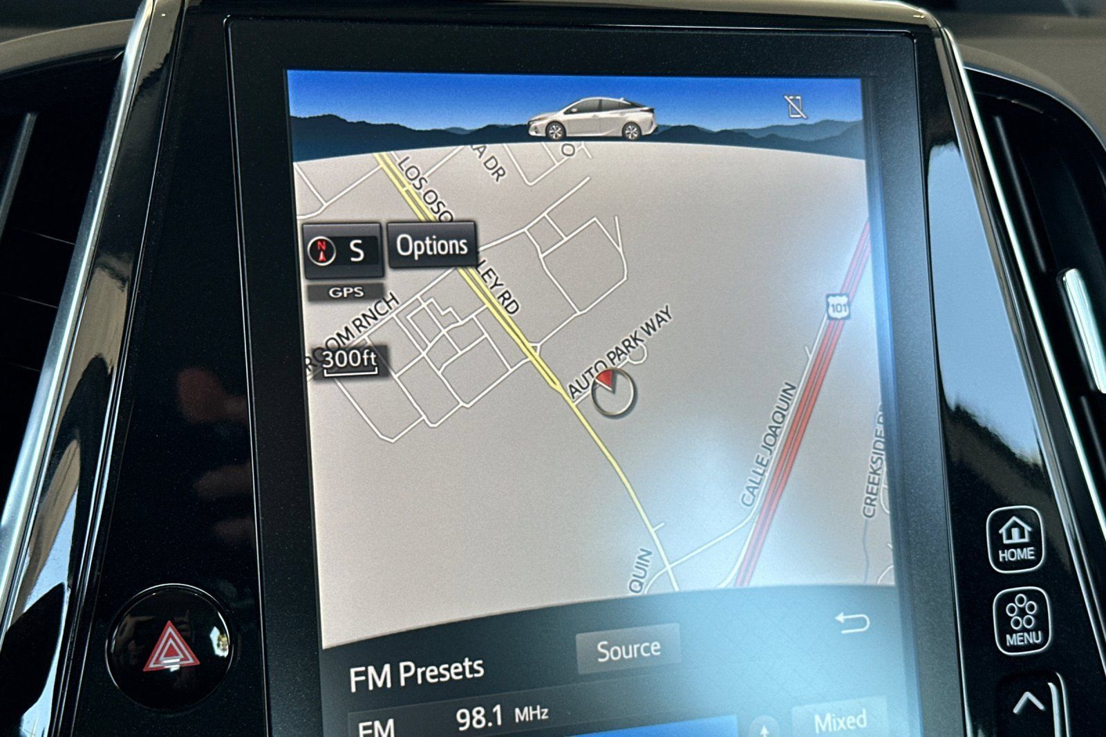Used 2021 Toyota Prius Prime XLE w/ Carpet Mat Package (TMS) FWD image 18