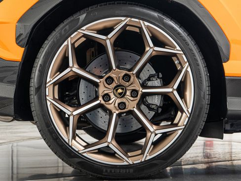 Used 2024 Lamborghini Urus Performante AWD/4WD image 51
