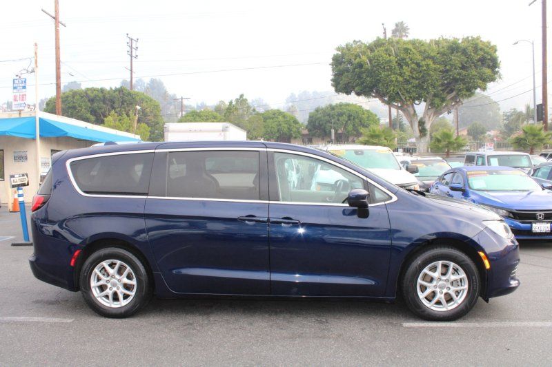 Used 2020 Chrysler Voyager LX FWD image 7