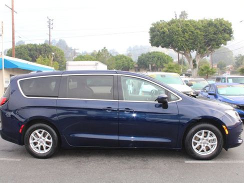 Used 2020 Chrysler Voyager LX FWD image 7