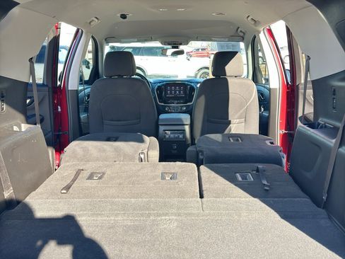Used 2020 Chevrolet Traverse LT w/ LPO, Floor Liner Package image 37