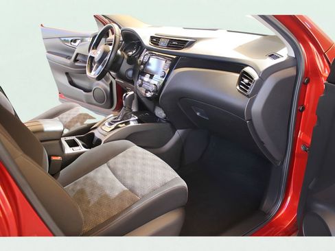 Used 2019 Nissan Rogue Sport SV w/ Technology Package image 16