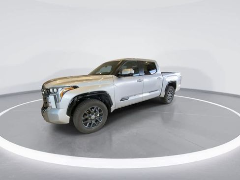 Used 2024 Toyota Tundra Platinum AWD/4WD image 4