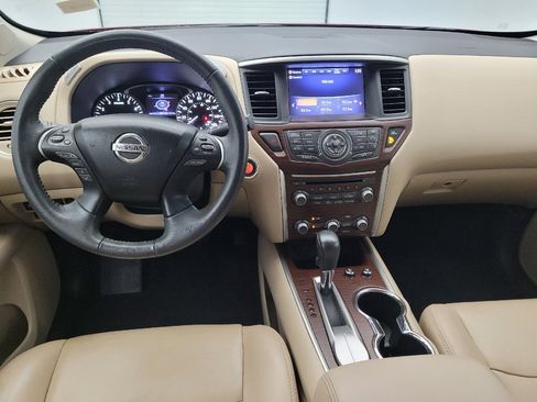 Used 2017 Nissan Pathfinder Platinum w/ Family Entertainment Package FWD image 22