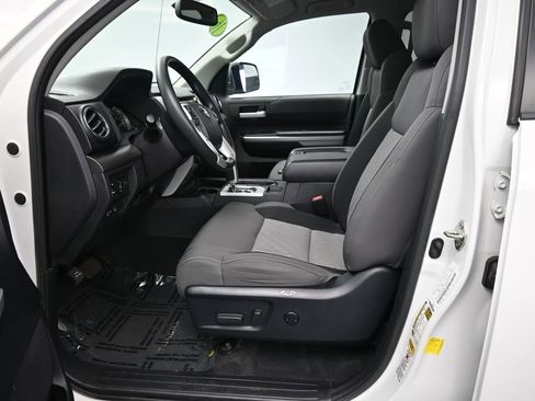 Used 2016 Toyota Tundra SR5 w/ SR5 Upgrade Package image 28