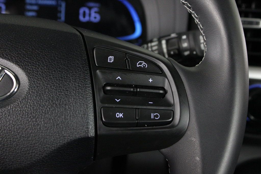 Certified 2026 Hyundai Venue SEL FWD image 29