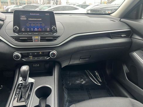 Used 2022 Nissan Altima 2.5 SV image 9