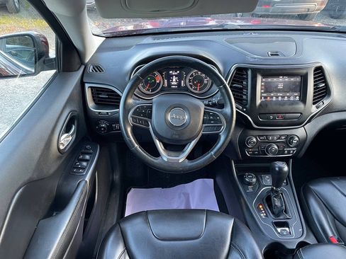Used 2019 Jeep Cherokee Latitude Plus w/ Cold Weather Group AWD/4WD image 14