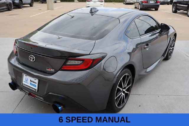 Used 2023 Toyota GR86 RWD image 4