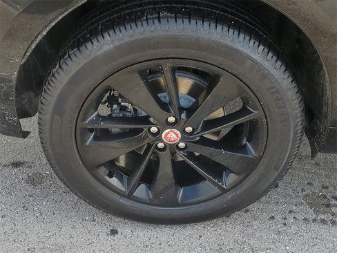 Used 2021 Jaguar F-PACE S image 5