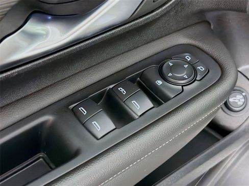 Used 2022 GMC Terrain SLT w/ Tech Package AWD/4WD image 23