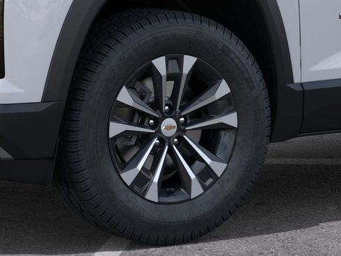 New 2026 Chevrolet Equinox LT w/ Convenience Package II FWD image 9