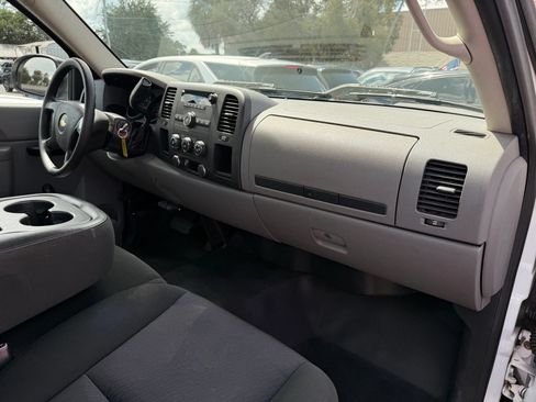 Used 2012 Chevrolet Silverado 1500 W/T RWD image 9