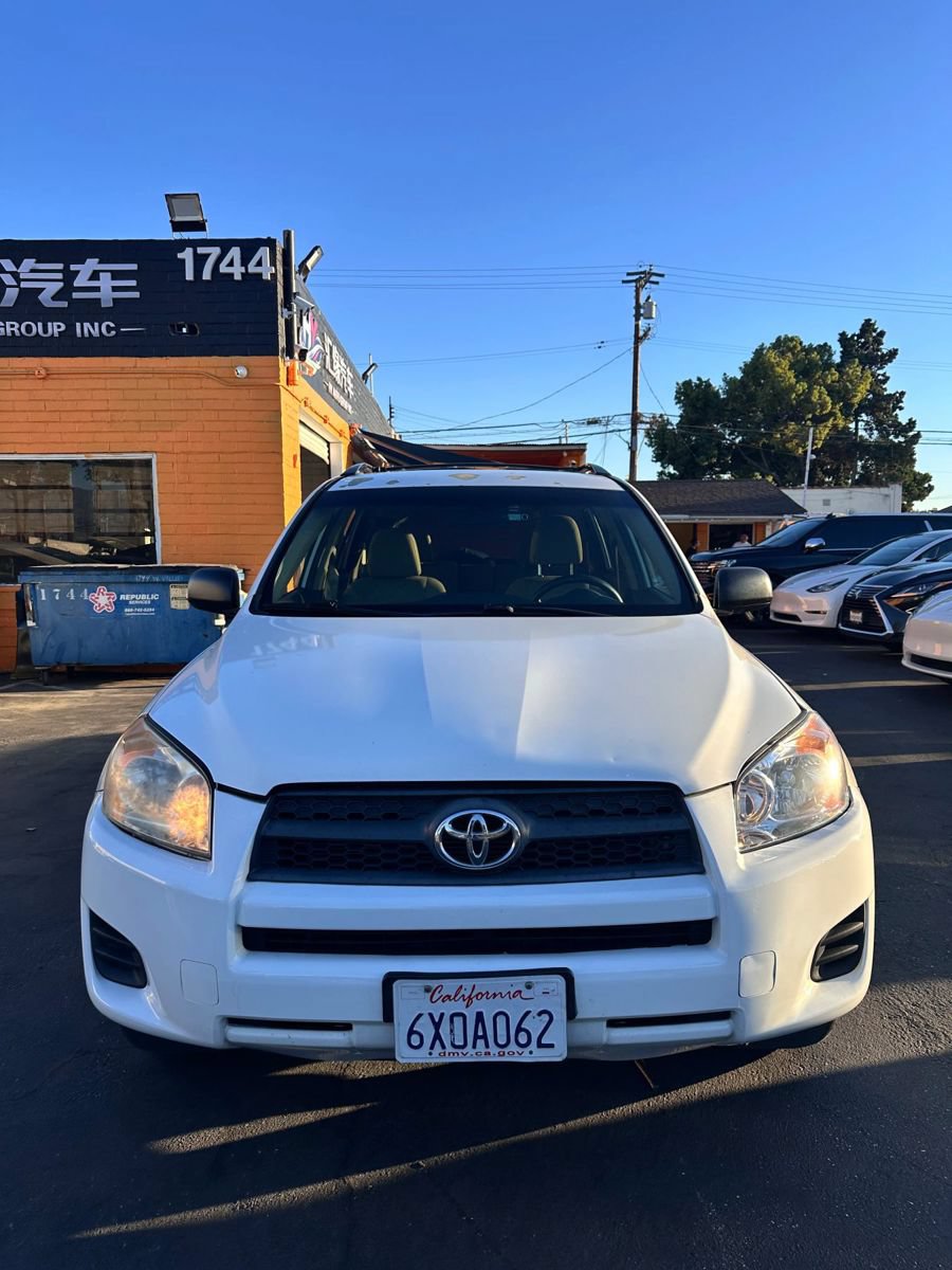 Used 2012 Toyota RAV4 FWD w/ Value Pkg image 2