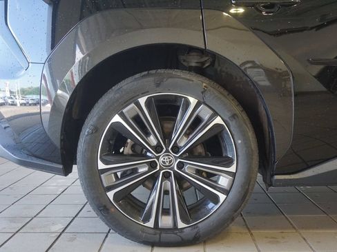 Used 2023 Toyota bZ4X AWD w/ Weather Package image 29